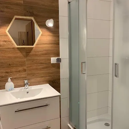 Przy Czarnej Bramie アパート クウォツコ