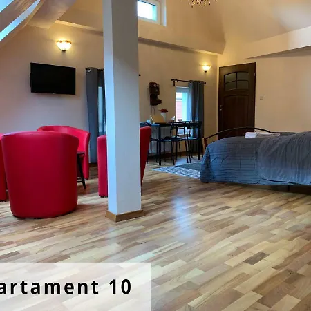 Przy Czarnej Bramie *